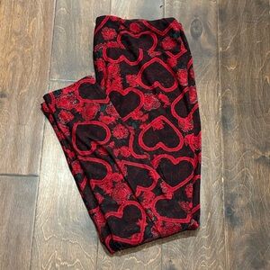 LuLaRoe Women’s Heart and Rose Patterned Leggings Tall & Cury